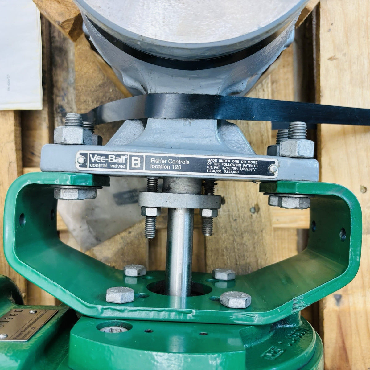 Fisher V200 SER B data tag