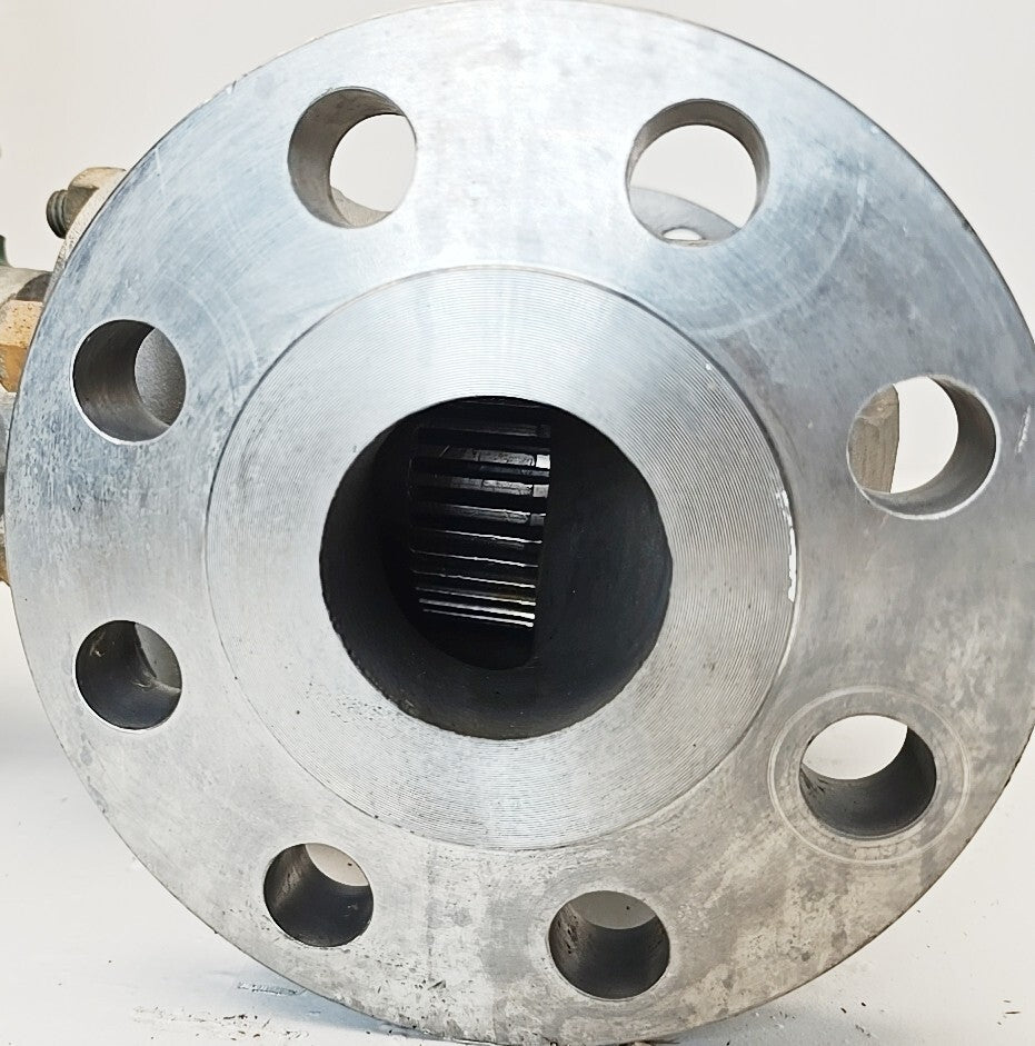 Fisher 2 1/2" ED CL-300 Control Valve CF8M With 667 Size 40 Pneumatic Actuator