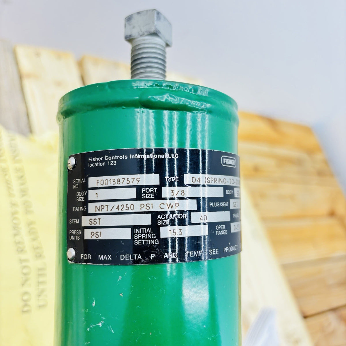 Fisher D4 1 in body, 3/8 in port data tag