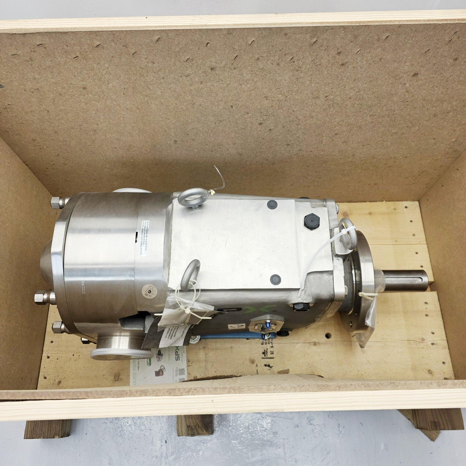 Waukesha Cherry-Burrell 220 U2 4x4 pump assembly overview