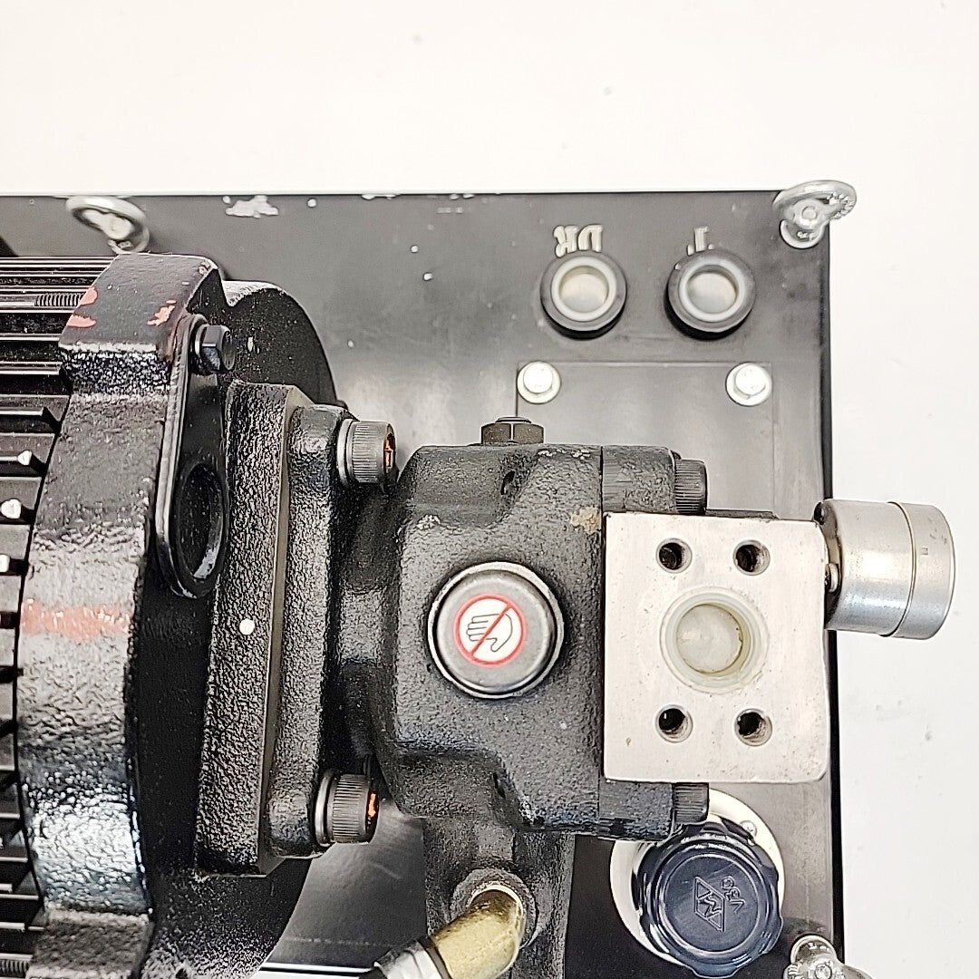 Hydraulic power unit valve manifold and pressure gauge
