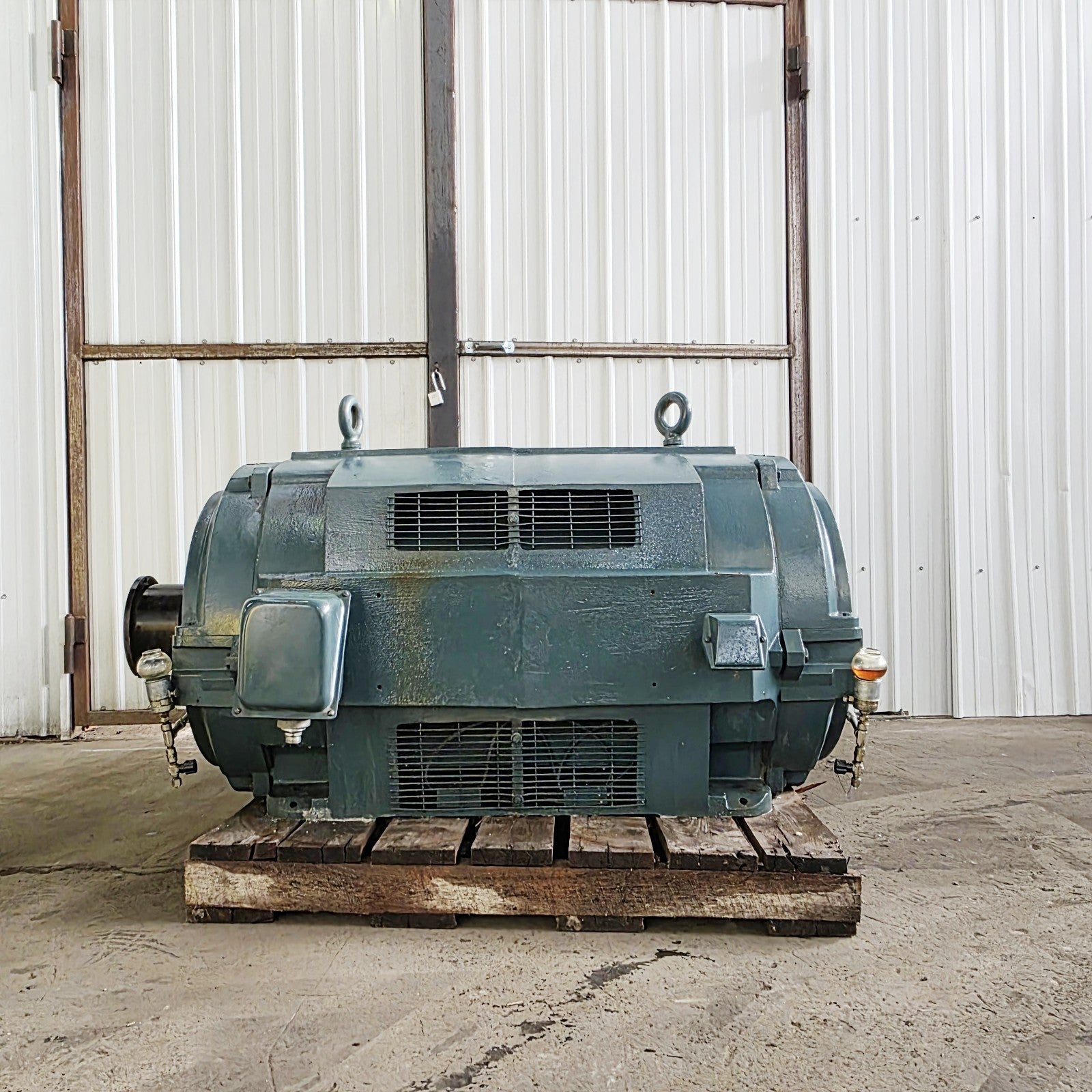 Reliance Electric Duty Master LXE 1500 HP motor overall view