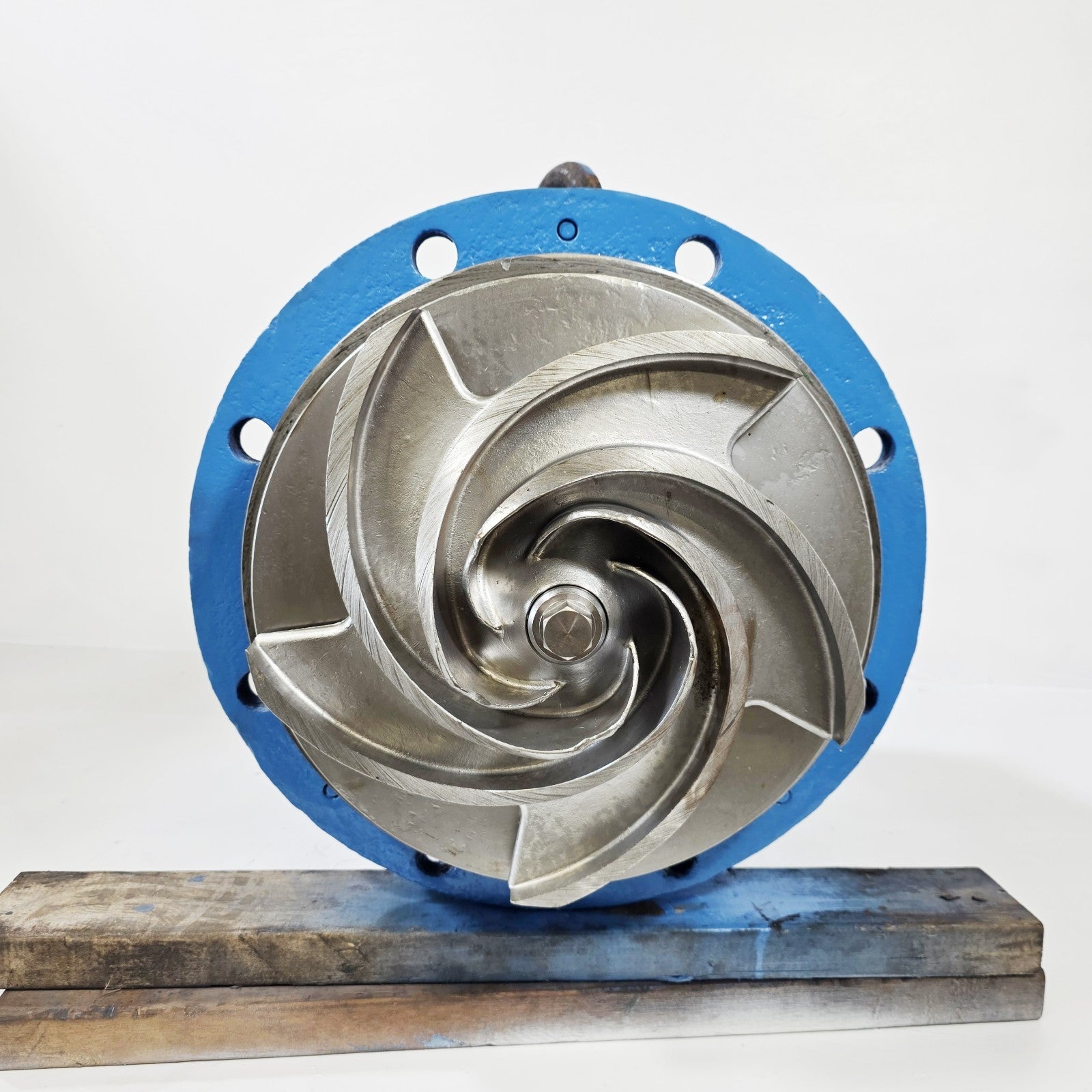 Goulds 3175 casing top view