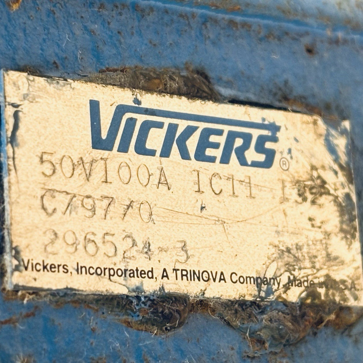 Vickers 50V100A 1C11 132 Hydraulic Vane Pump equipment nameplate