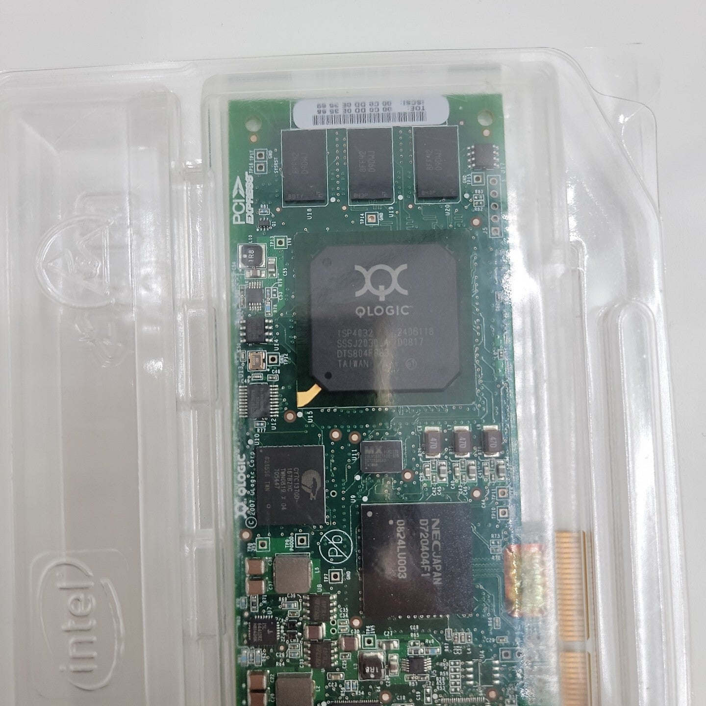 Q-LOGIC IX4010402-02 A Gigabit Ethernet network adapter