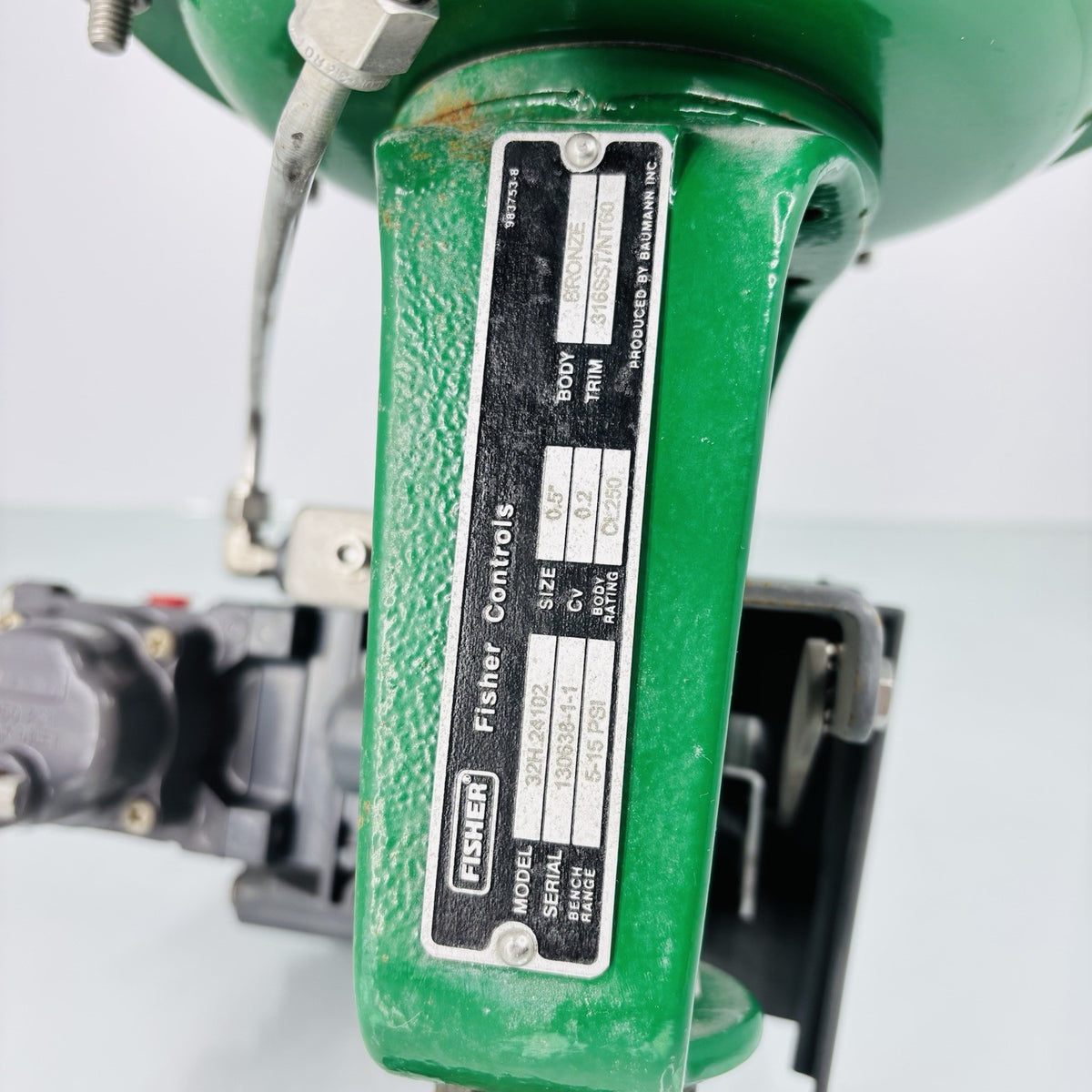 Fisher 32H-24102 0.5 in nameplate