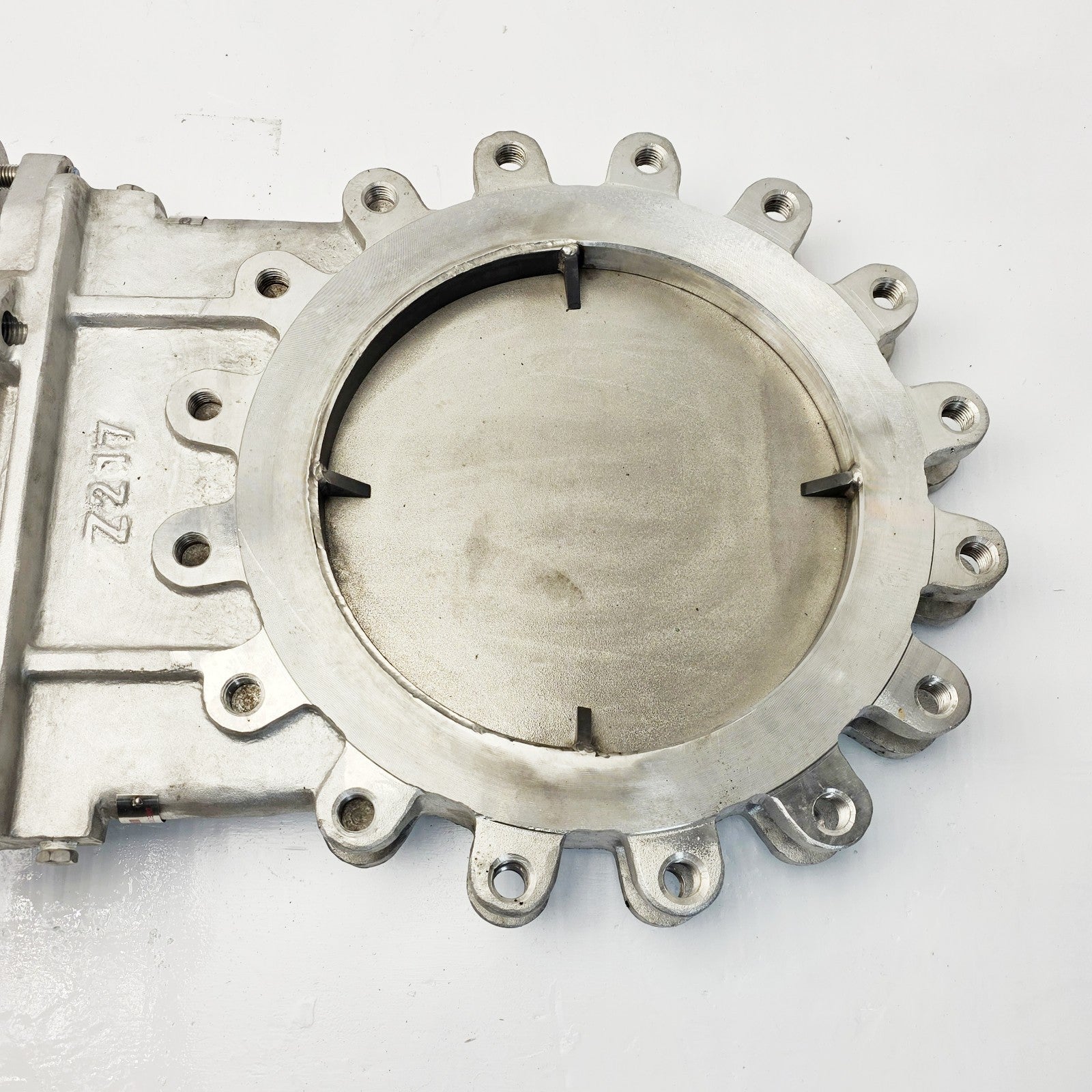 Trueline 16in Knife Gate Valve nameplate detail